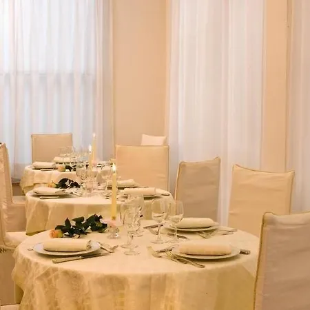 Cristina Hotel